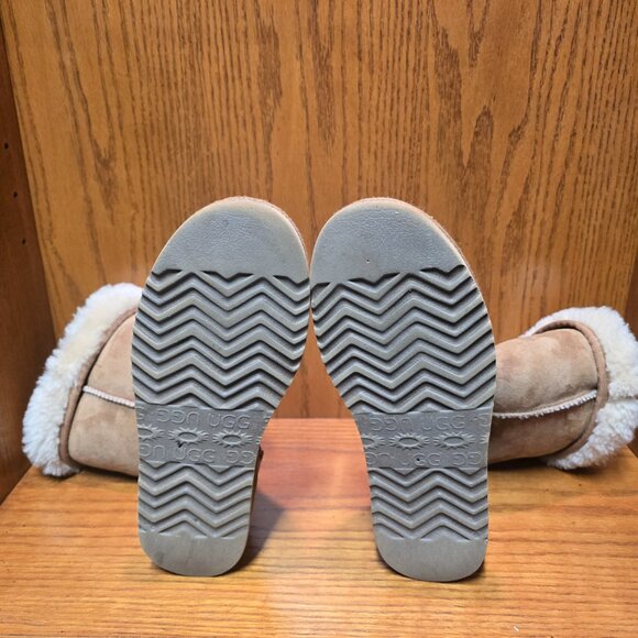 UGG Australia Classic Tall Women's Boots Chestnut Brown Shearling Size 7 - Picture 10 of 11